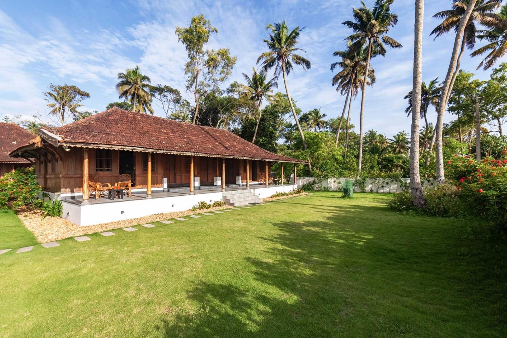 Deshadan'S Tarangi Beach Villas,Marari 马拉利库兰 外观 照片