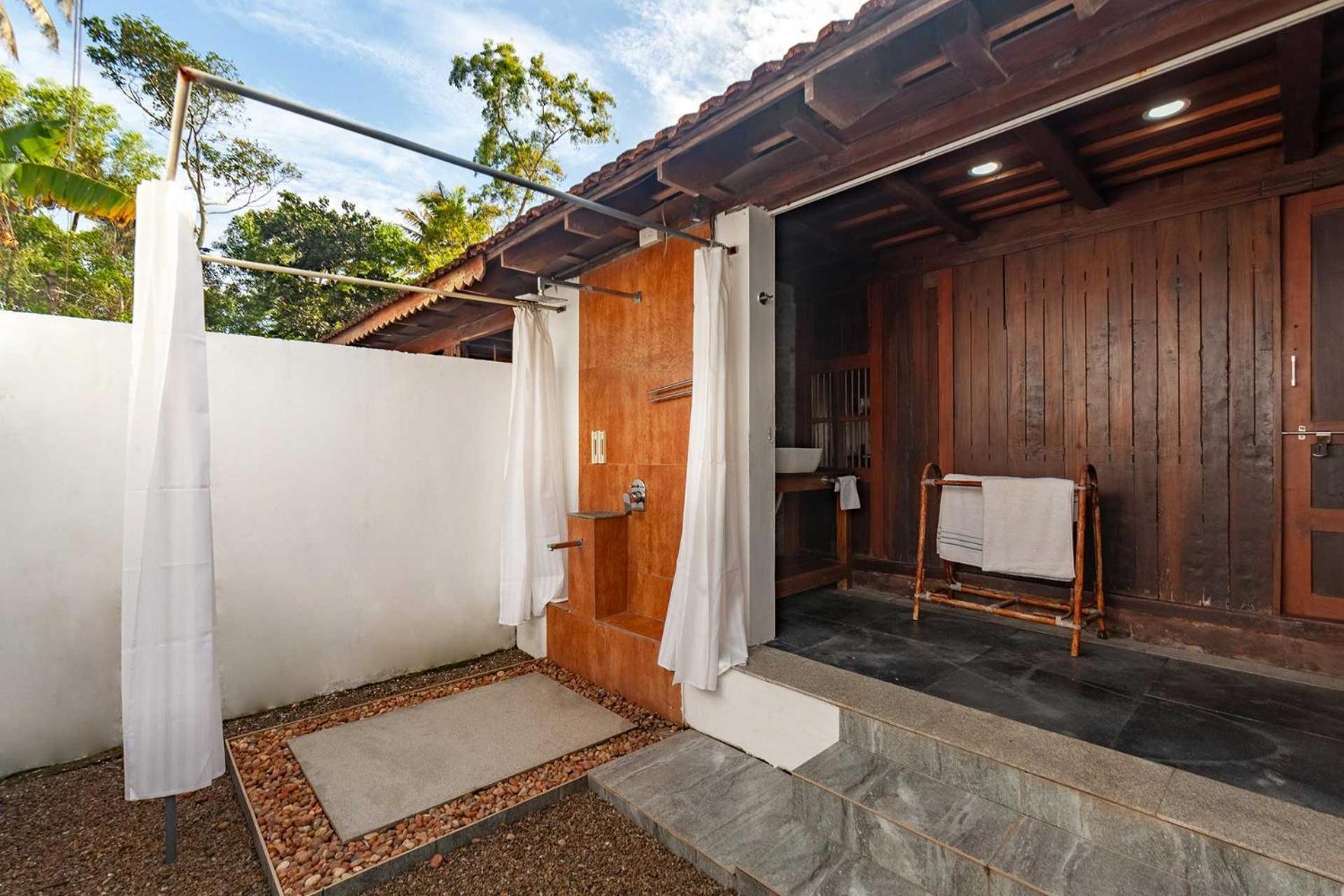 Deshadan'S Tarangi Beach Villas,Marari 马拉利库兰 外观 照片